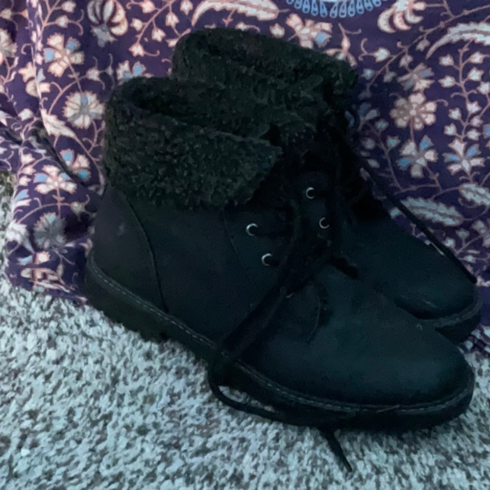 aesthetic grunge black boots